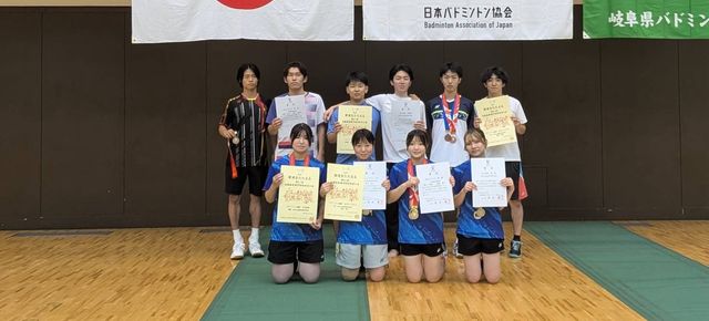 第61回全国高専体育大会・第50回全日本高専バドミントン選手権大会<br>（R8.8.30　岐阜メモリアルセンターで愛ドーム）男子団体２位・女子団体優勝